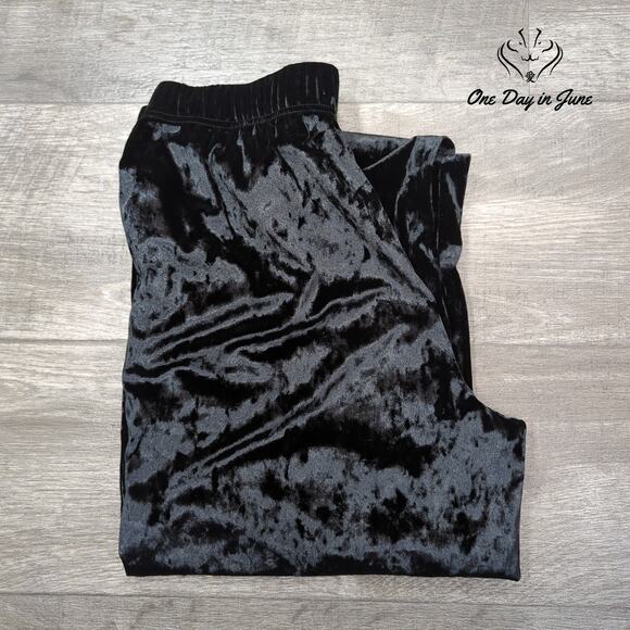 Fabletics Casual Velour Pants Size M - Picture 6 of 6